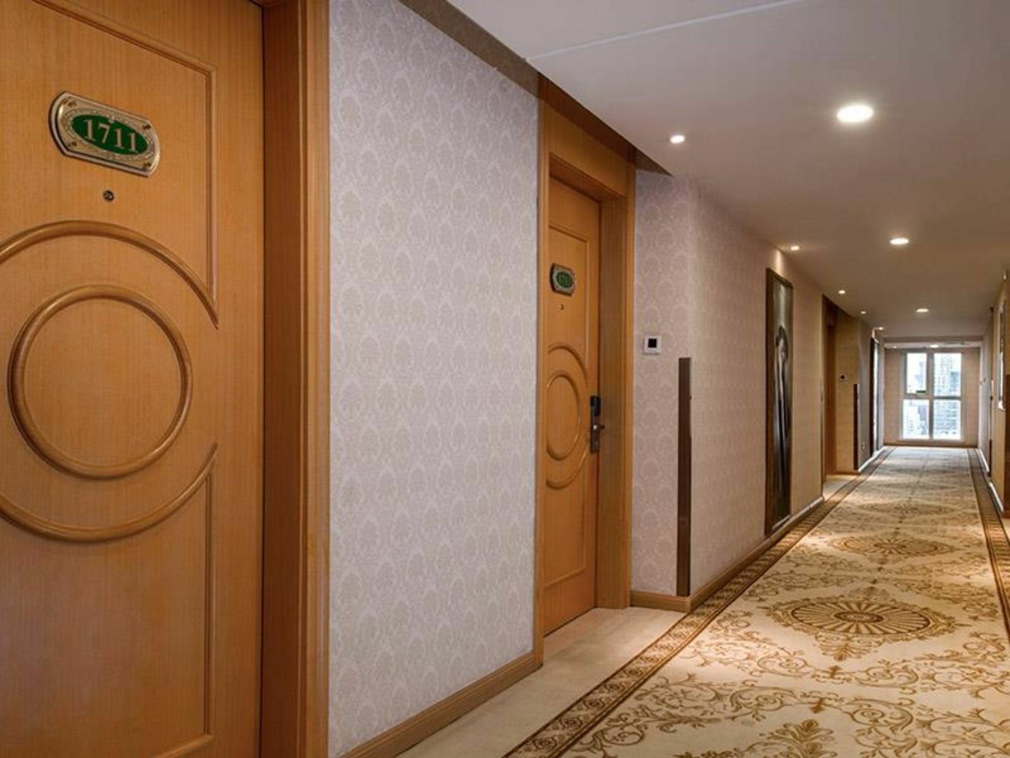 Vienna International Hotel Shenyang Railway Station מראה חיצוני תמונה