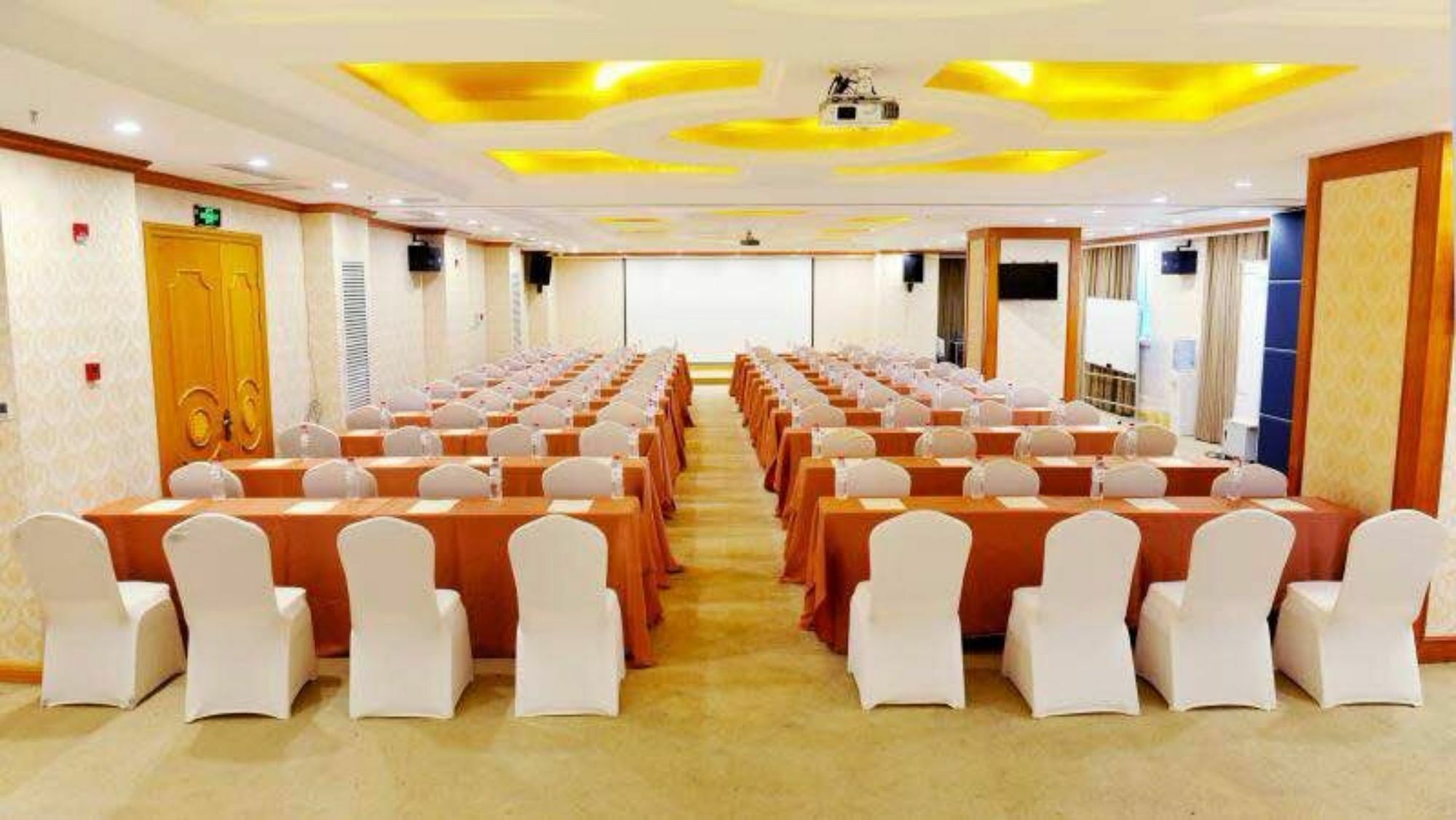 Vienna International Hotel Shenyang Railway Station מראה חיצוני תמונה